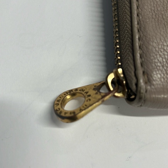 Marc by Marc Jacobs Zip Around Long Clutch Wallet - Picture 4 of 10